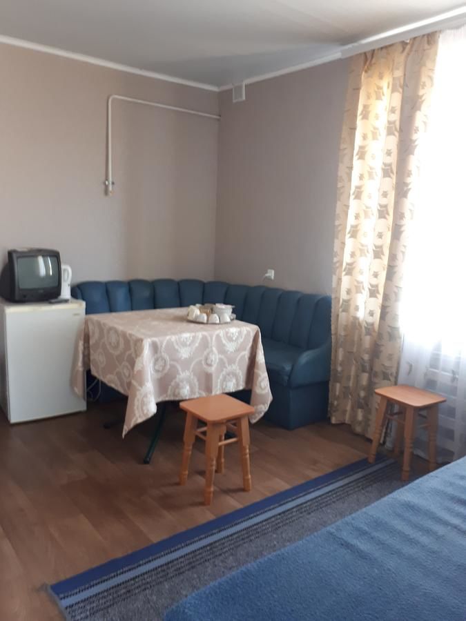 Мини-отель Hotel Gostynnyi Dvir Sharhorod-26