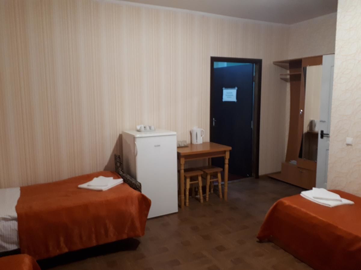 Мини-отель Hotel Gostynnyi Dvir Sharhorod-42