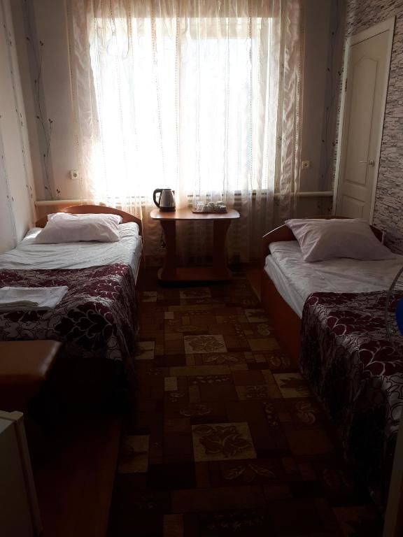 Мини-отель Hotel Gostynnyi Dvir Sharhorod